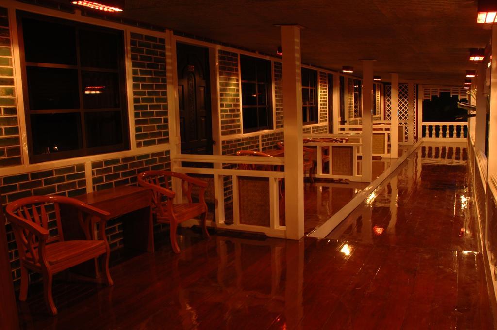 Emerald Land Hotel Mandalay Extérieur photo