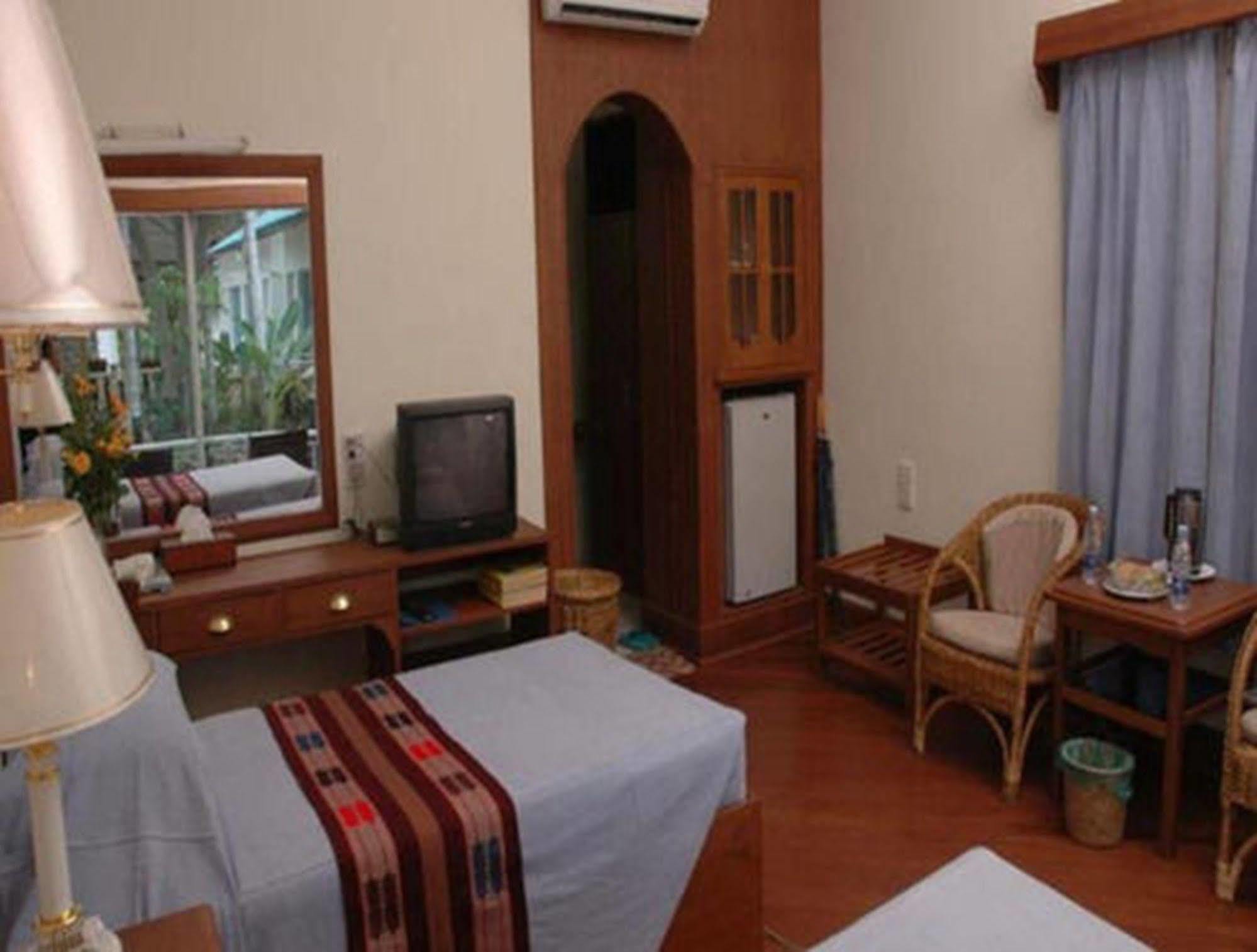Emerald Land Hotel Mandalay Extérieur photo